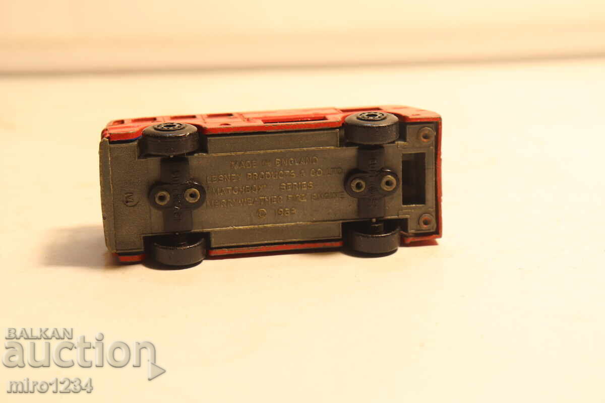 1/64 MATCHBOX FIRE TRUCK TOY CAR MODEL - 6