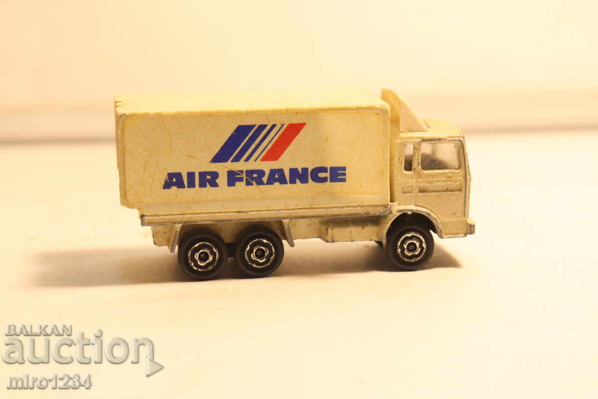 Аукцион MAJORETTE  AIR FRANCE    КАМИОН   КОЛИЧКА  МОДЕЛ