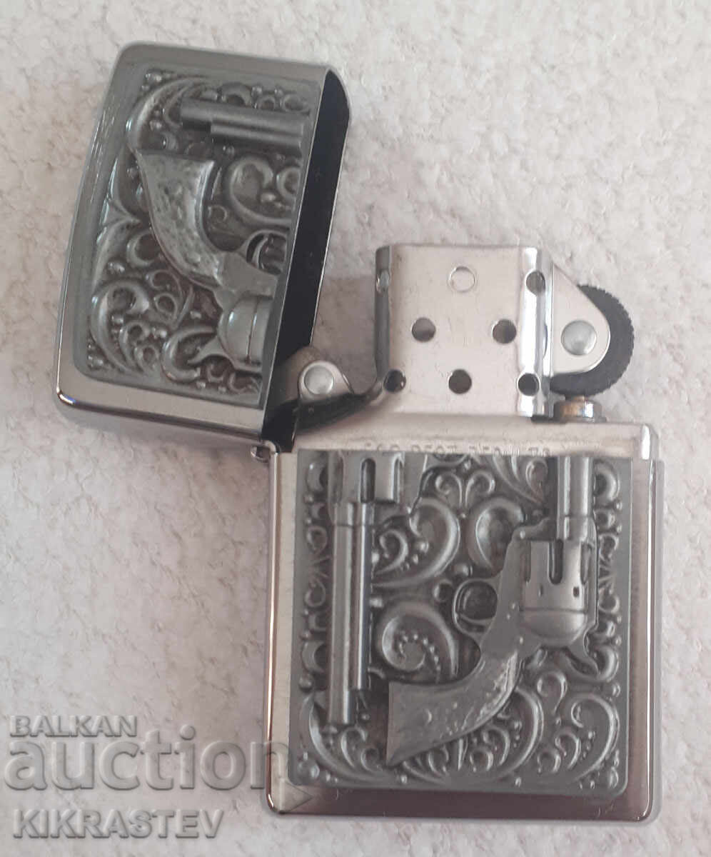 Συλλεκτικός αναπτήρας ZIPPO, 2 περίστροφα, ανάγλυφος με τιμή € 59.00 | 115.39 BGN