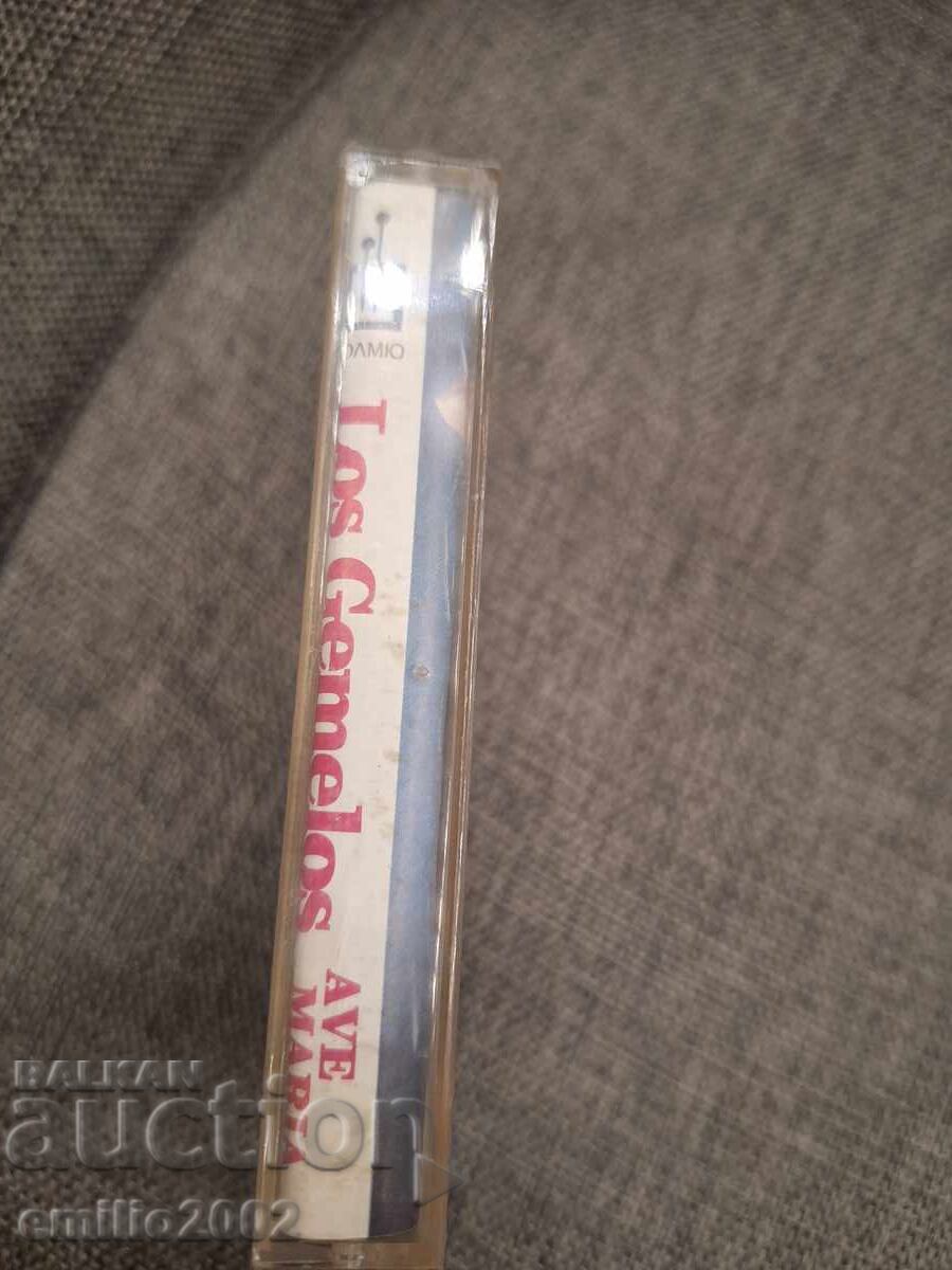 Casetă audio - Los Gemelos cu preț € 1.49 | 2.91 BGN
