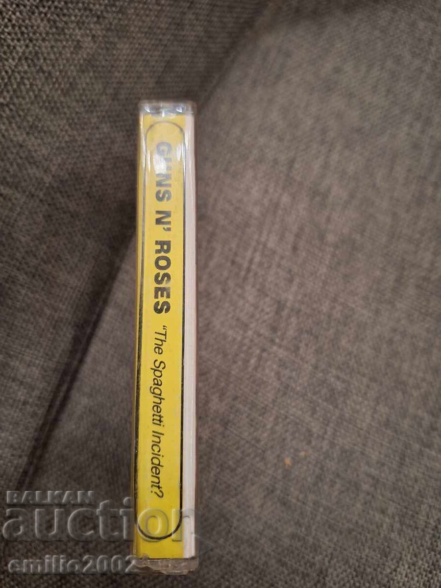Κασέτα ήχου - Guns N' Roses με τιμή € 1.49 | 2.91 BGN Κασέτα ήχου - Guns N' Roses με τιμή € 1.49 | 2.91 BGN
