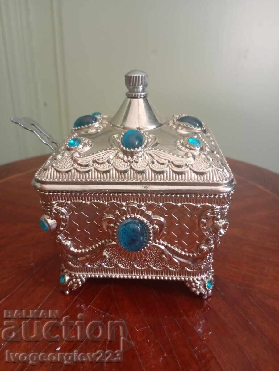 Vintage sugar bowl Vintage sugar bowl