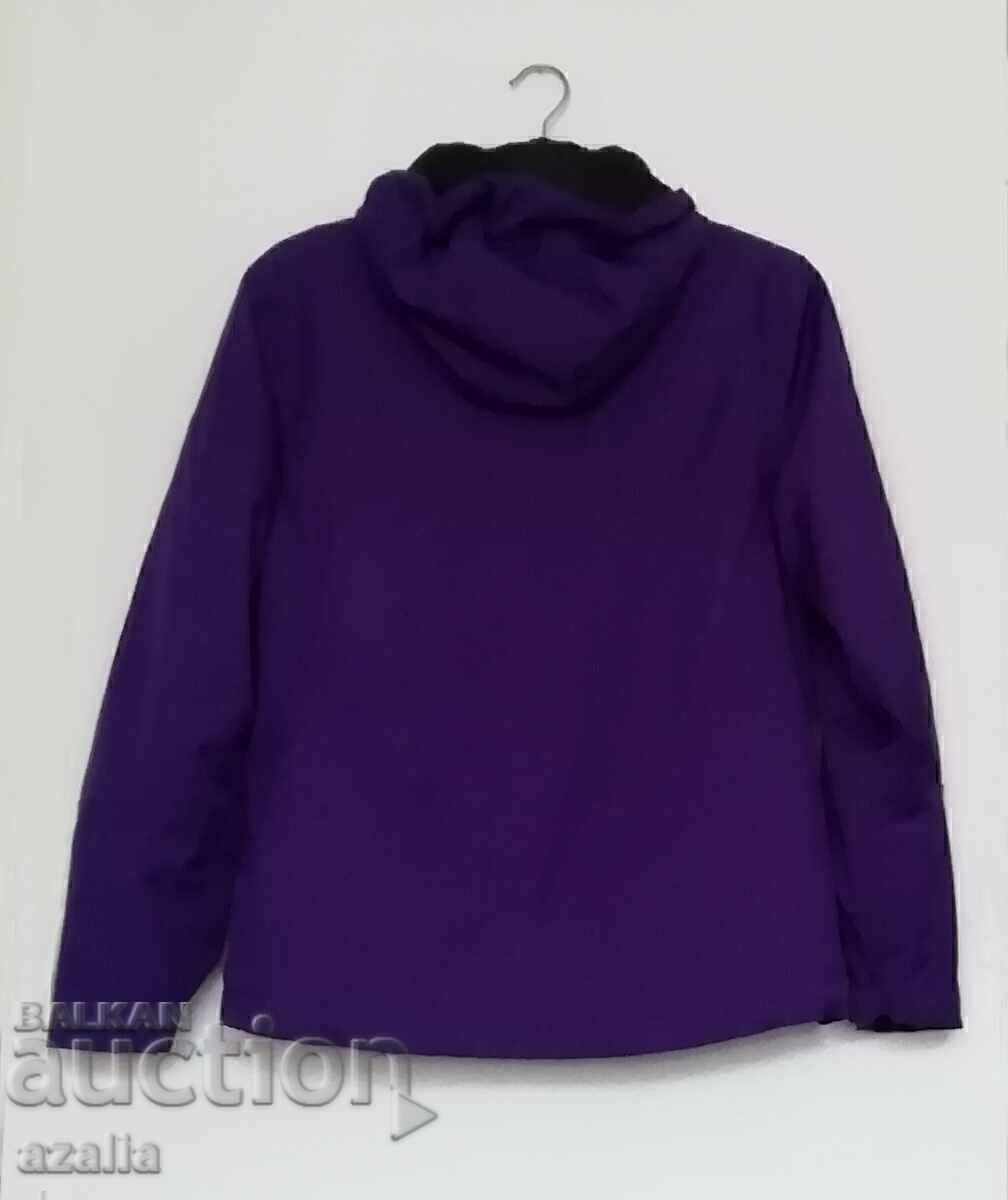 Warm sports women's jacket with removable hood with price € 22.00 | 43.03 BGN