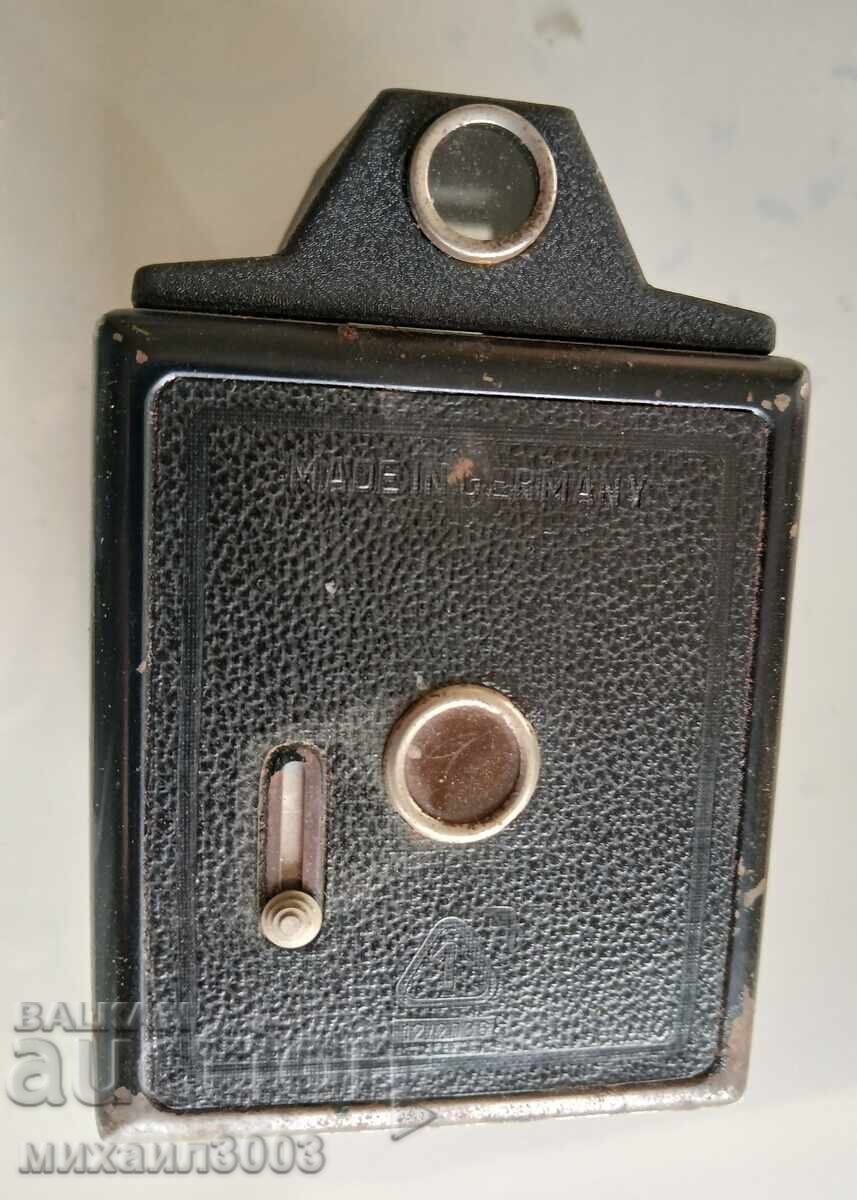 Auction  OLD CAMERA IN GOOD CONDITION