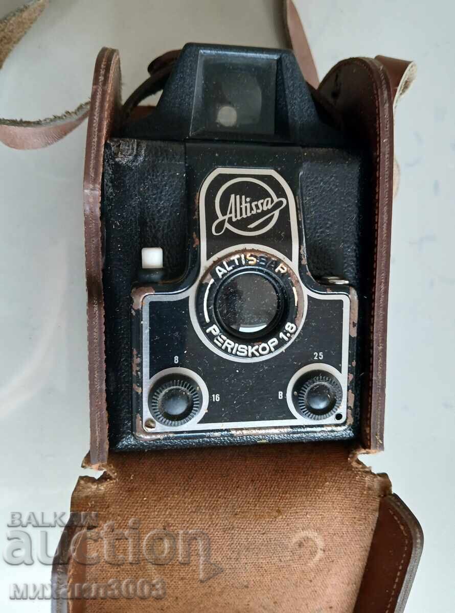 OLD CAMERA IN GOOD CONDITION