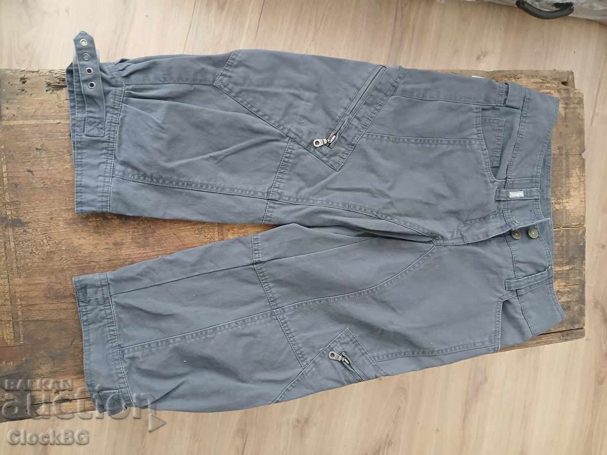 Auction  Shorts
