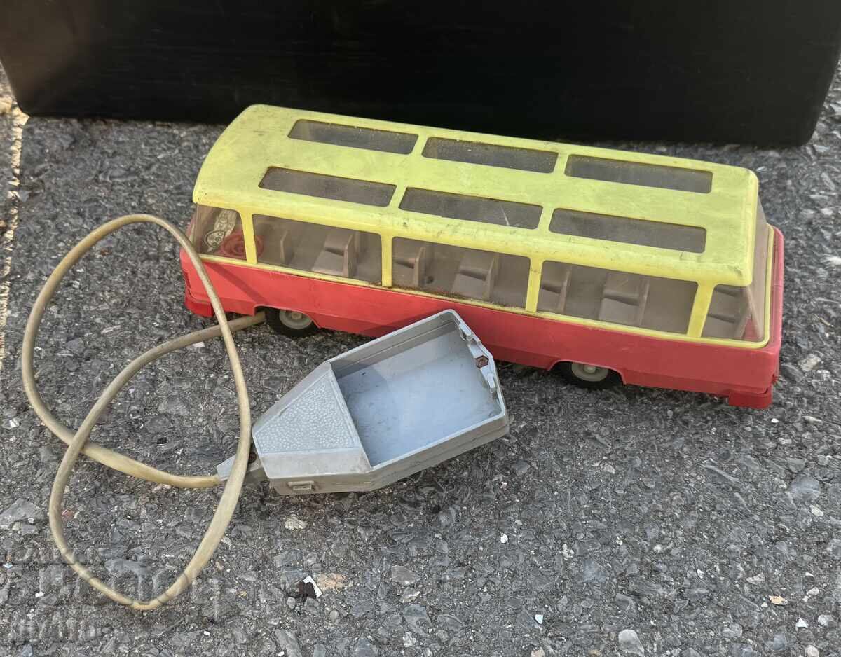 Jucărie de plastic veche model autobuz polonez pe baterii cu preț € 13.00 | 25.43 BGN