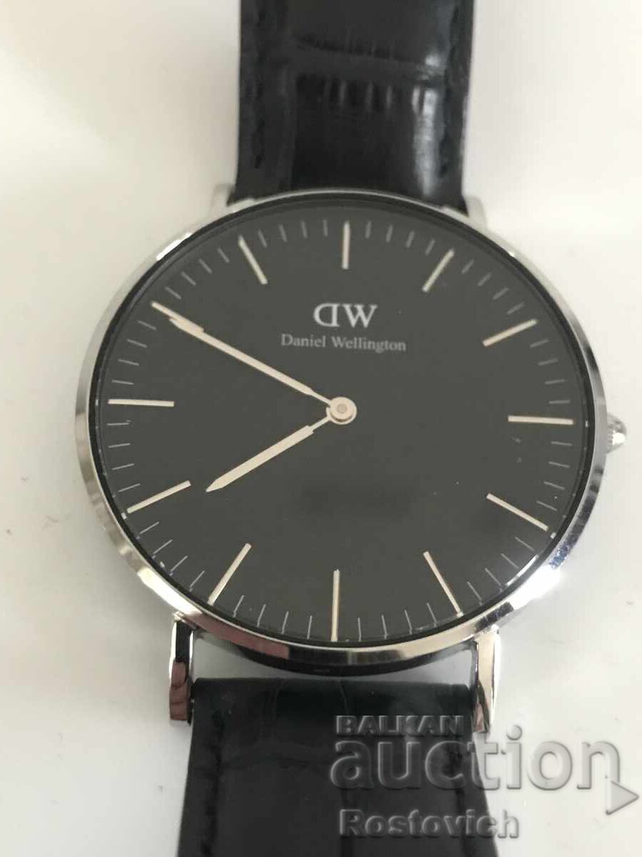Daniel Wellington Classic Black watch with silver case
