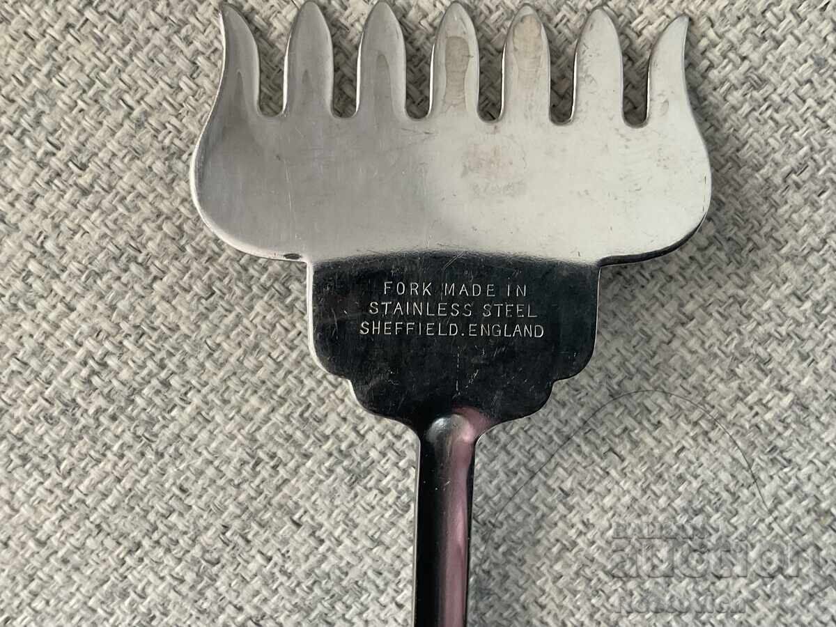 Auction  Serving fork for sardines or other seafood. GB