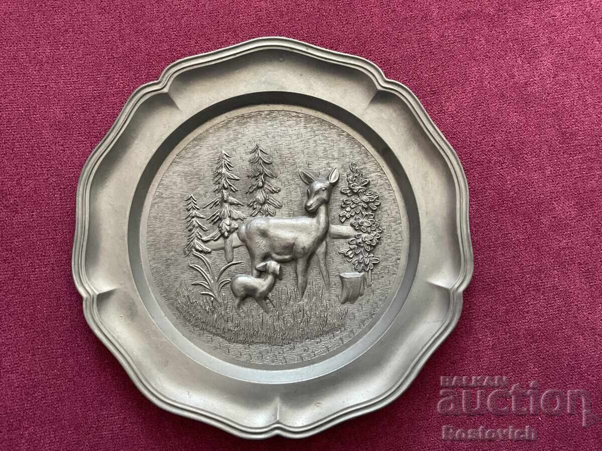 Plates with hunting themes, Germany with price € 19.00 | 37.16 BGN