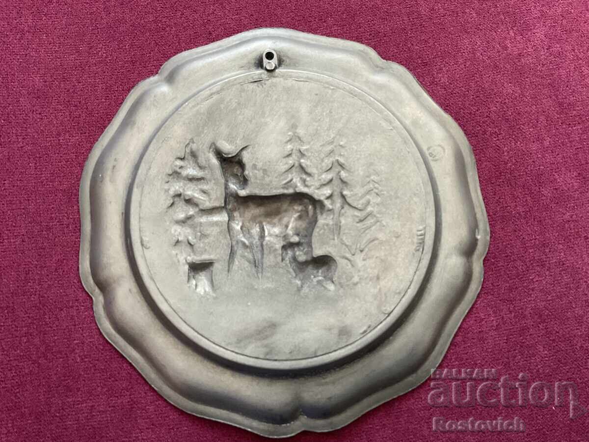 Delivery of Plates with hunting themes, Germany