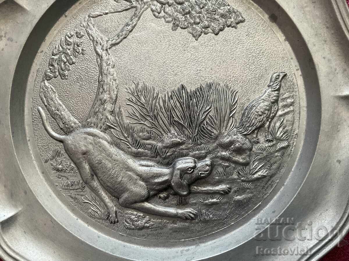 Plates with hunting themes, Germany - 7