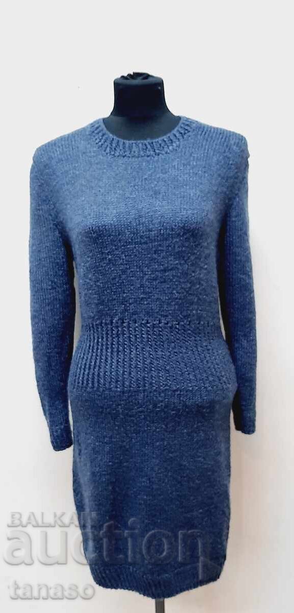 Delivery of Vintage hand-knitted dress – blue – wool blend – size L Delivery of Vintage hand-knitted dress – blue – wool blend – size L
