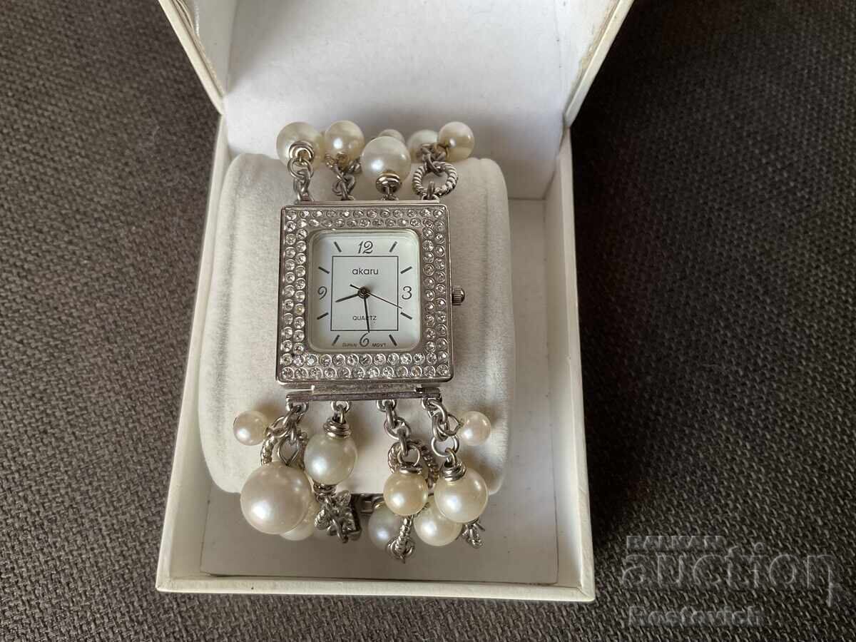 Women's watch "Akaru"