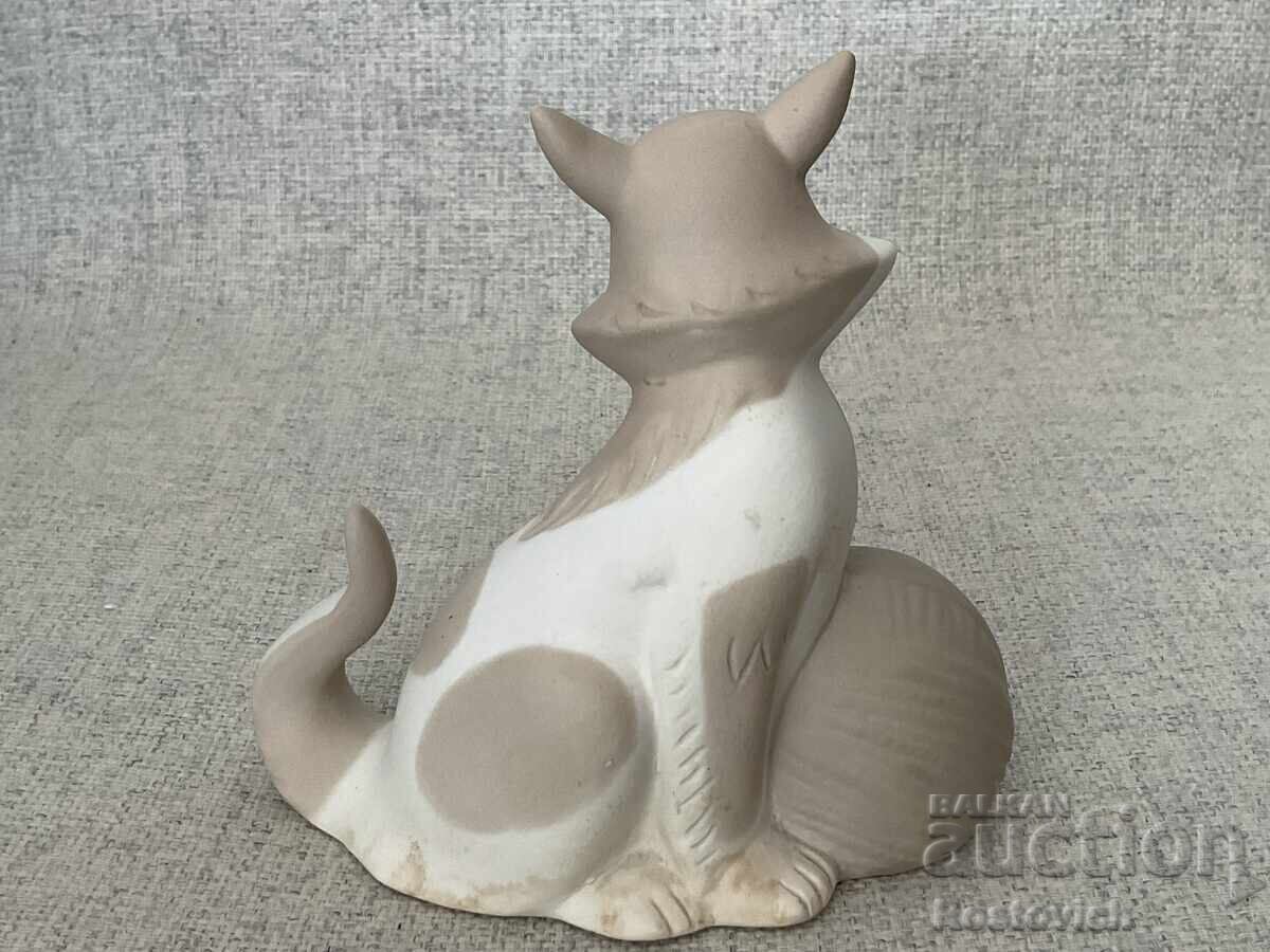 Auction  Porcelain cat Miguel Requena, Spain
