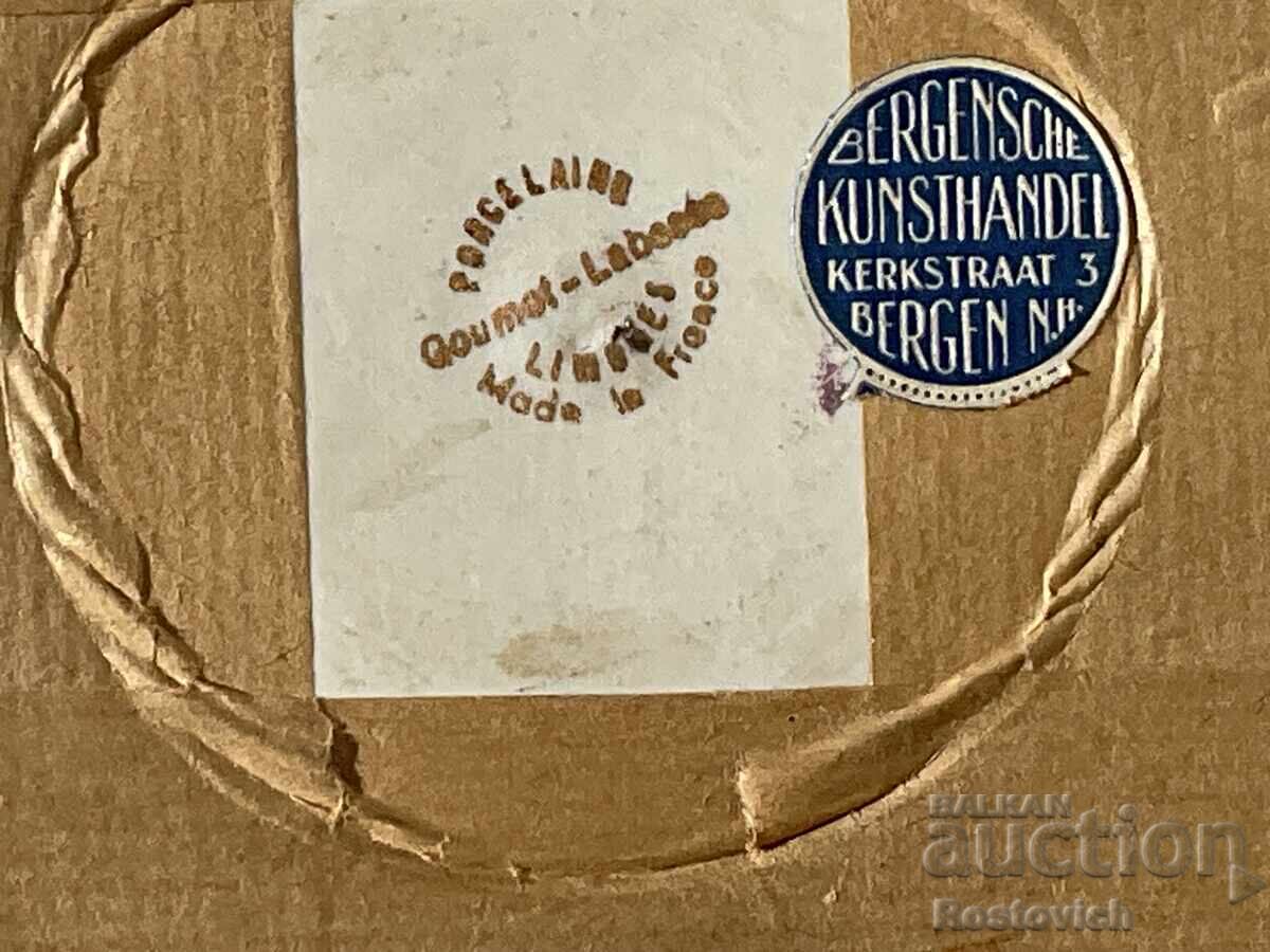 Livrarea Tablou antic din porțelan cu ramă din lemn. „Limoges” Livrarea Tablou antic din porțelan cu ramă din lemn. „Limoges”