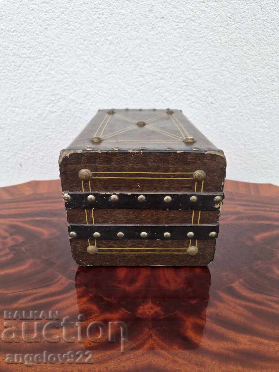 Licitație Cutie de bijuterii vintage din lemn!!! Licitație Cutie de bijuterii vintage din lemn!!!