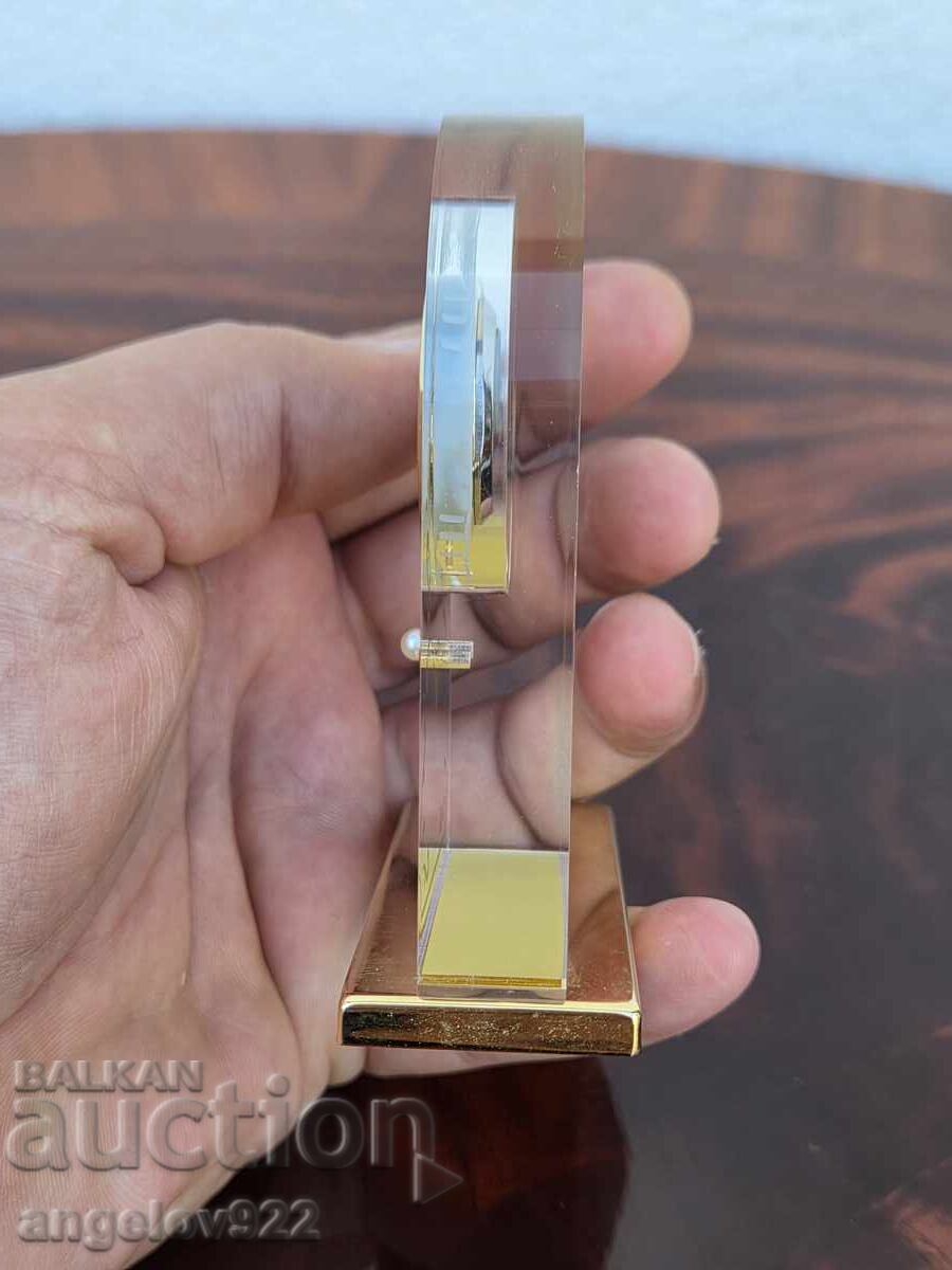 Παράδοση Όμορφο γυάλινο επιτραπέζιο ρολόι MIKIMOTO ΣΕ ΛΕΙΤΟΥΡΓΙΑ Παράδοση Όμορφο γυάλινο επιτραπέζιο ρολόι MIKIMOTO ΣΕ ΛΕΙΤΟΥΡΓΙΑ