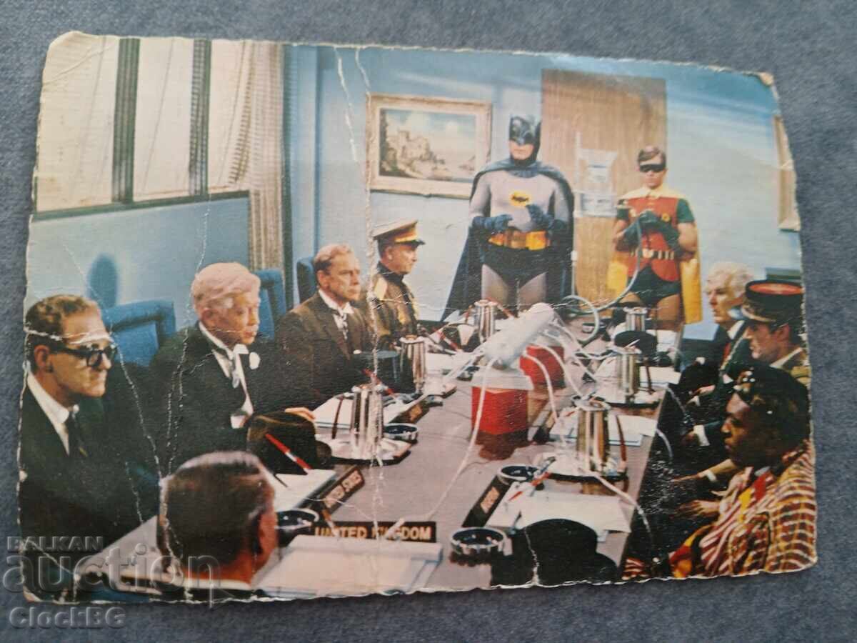 Оригинална винтидж пощенска картичка Batman – 1966 г. с цена € 9.00 | 17.60 лв. Оригинална винтидж пощенска картичка Batman – 1966 г. с цена € 9.00 | 17.60 лв.