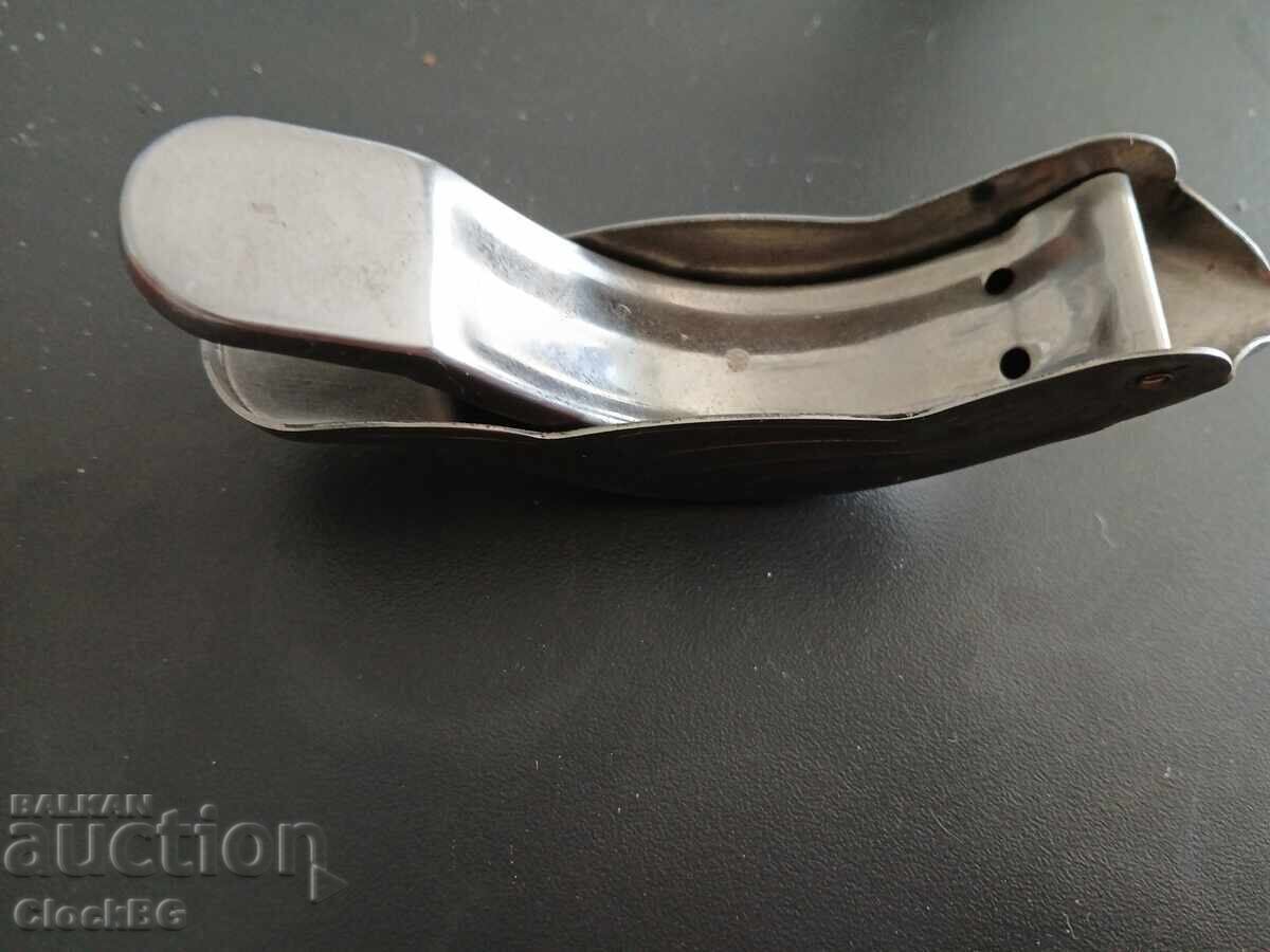 Licitație Presă de usturoi vintage (aprox. 1950–1970) Licitație Presă de usturoi vintage (aprox. 1950–1970)