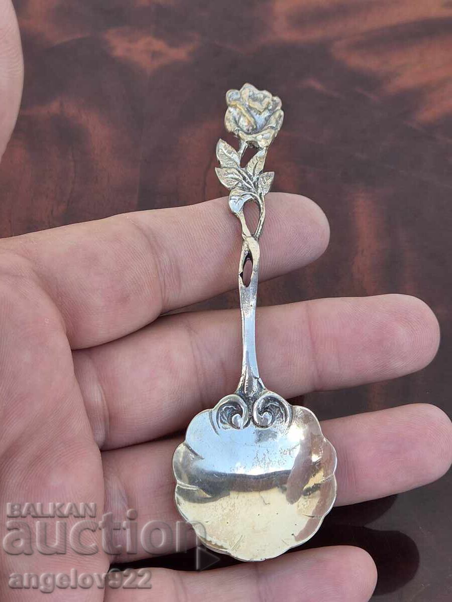 Linguriță vintage pentru dulceață!!! cu preț € 0.01 | 0.02 BGN Linguriță vintage pentru dulceață!!! cu preț € 0.01 | 0.02 BGN