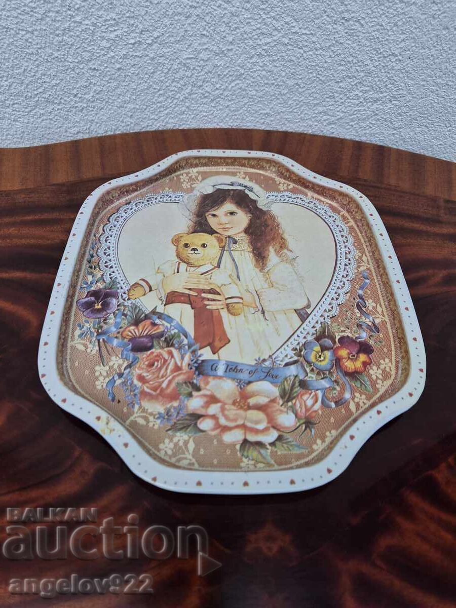 Tavă metalică vintage!!! cu preț € 0.01 | 0.02 BGN
