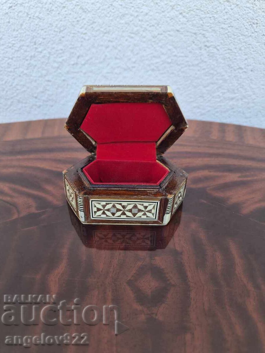 Beautiful wooden jewelry box with inlay!!! with price € 0.01 | 0.02 BGN