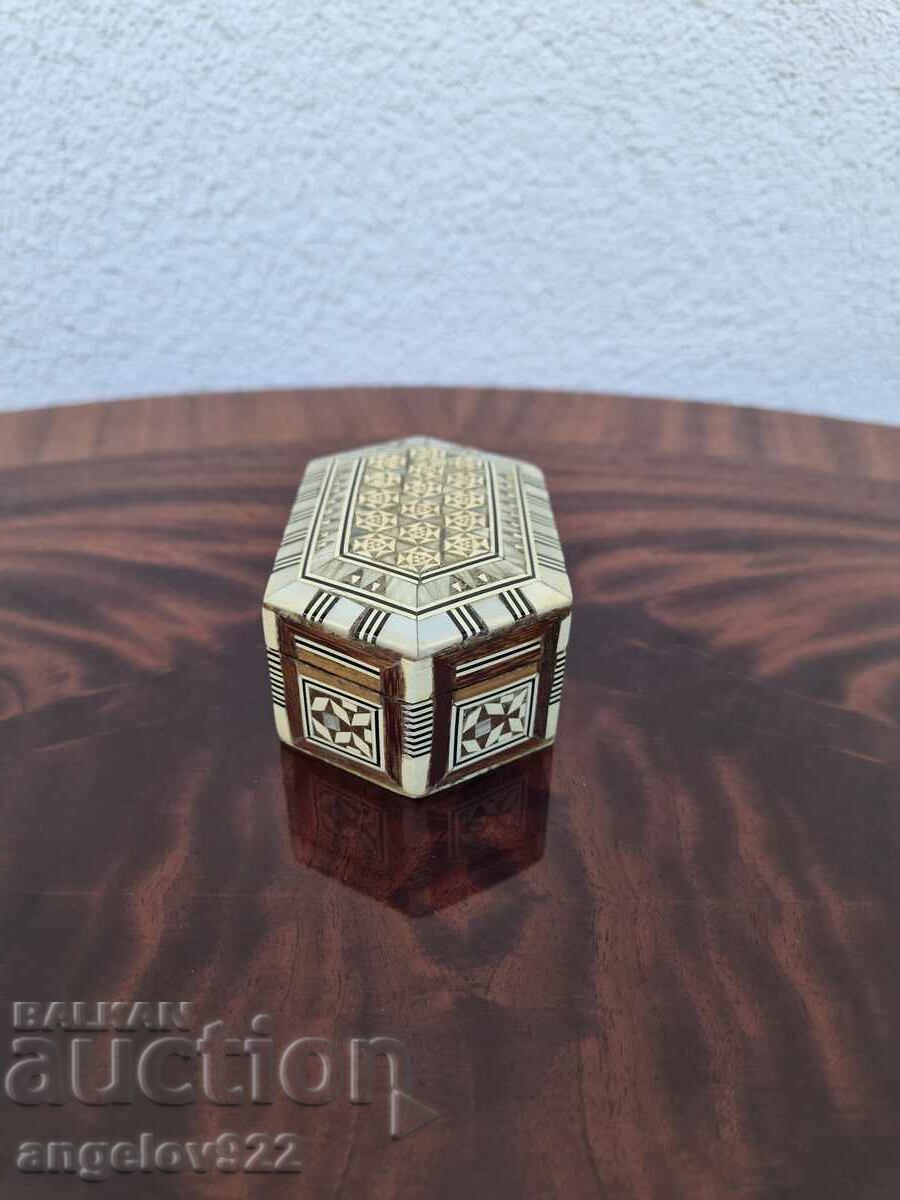 Beautiful wooden jewelry box with inlay!!! - 5