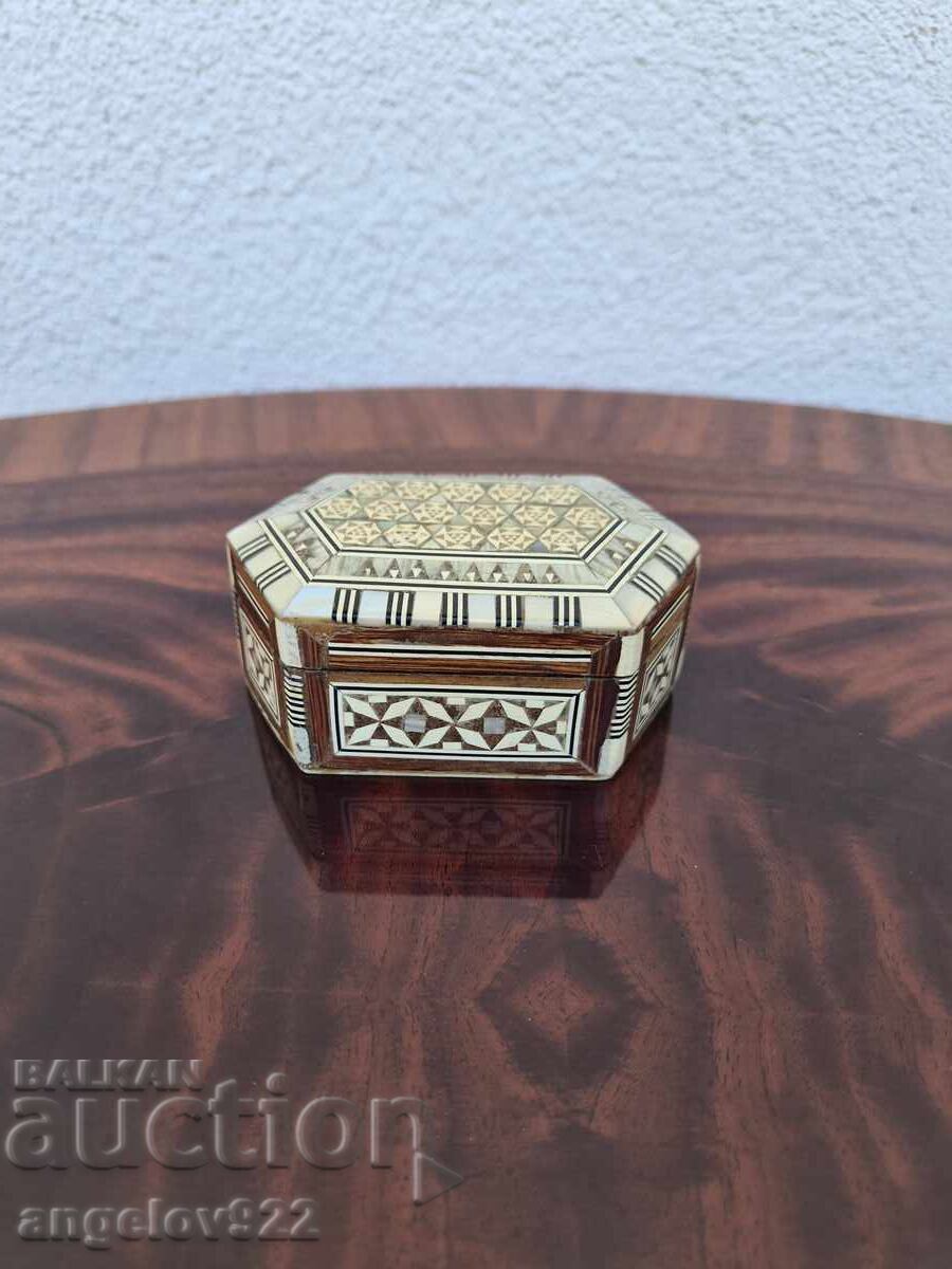 Beautiful wooden jewelry box with inlay!!!