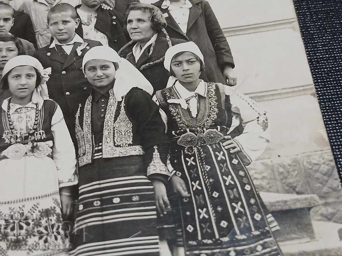 Livrarea Fotografie-Poză veche-COSTUM POPULAR, BIJUTERII, ETNOGRAFIE