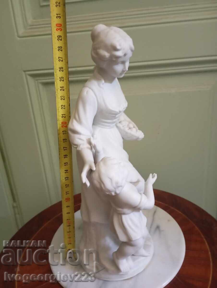 Πορσελάνινη φιγούρα, σύνθεση με τιμή € 49.00 | 95.84 BGN