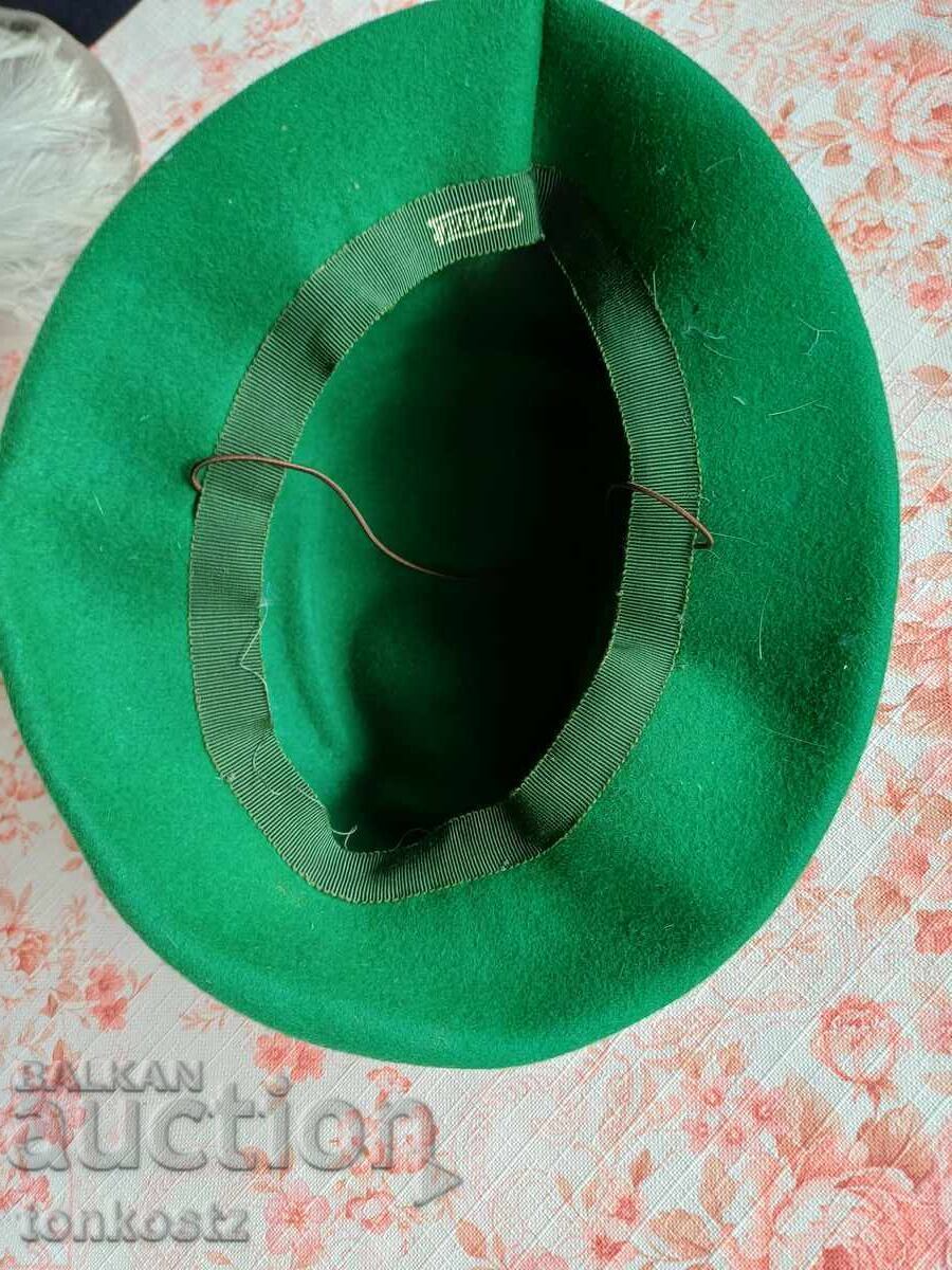 Pălărie de damă anii 1930-40 cu preț € 18.00 | 35.21 BGN