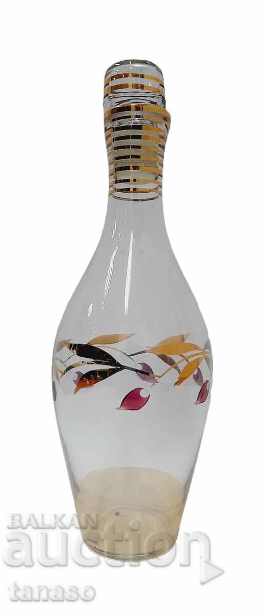 Hand-cut and hand-painted vintage decanter – 25 oz – 25.5