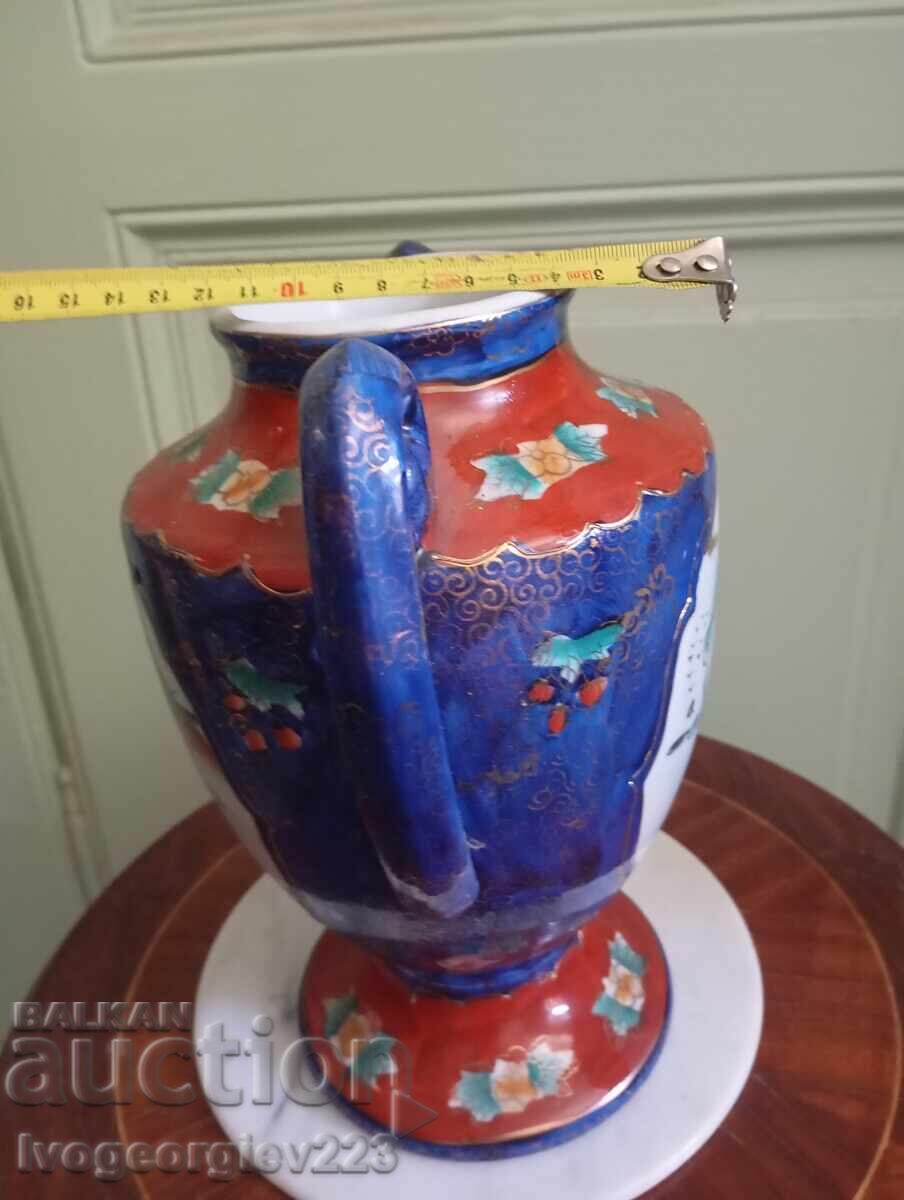 Vintage πορσελάνινο βάζο με τιμή € 27.00 | 52.81 BGN