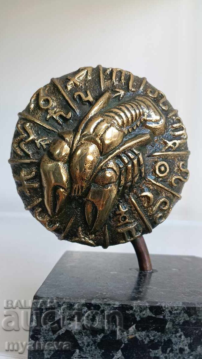 Livrarea Zodia RAC, sculptură de autor, bronz masiv pe marmură Livrarea Zodia RAC, sculptură de autor, bronz masiv pe marmură