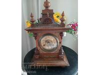 German mantel clock in Historism / Renaissance Revival style