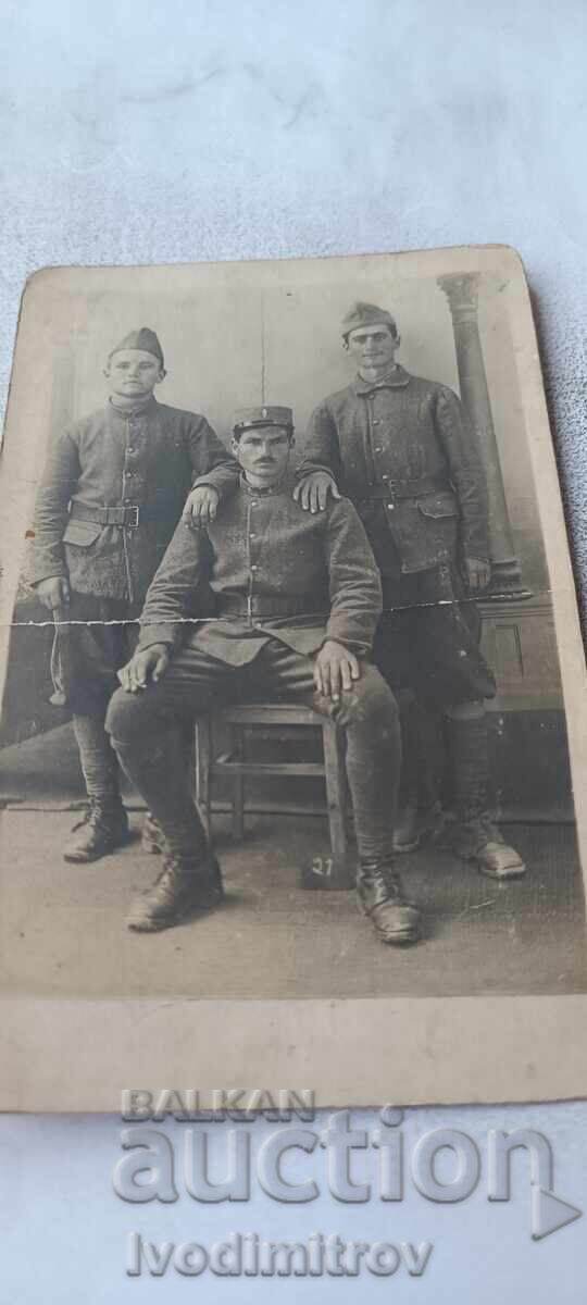 Снимка Мекнесъ Офицер и двама войници 1921