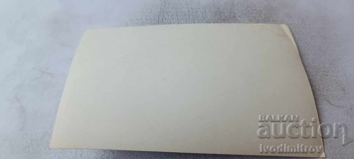 Φωτογραφία Σόφια Δύο γυναίκες στην πλατεία με τιμή € 1.06 | 2.07 BGN
