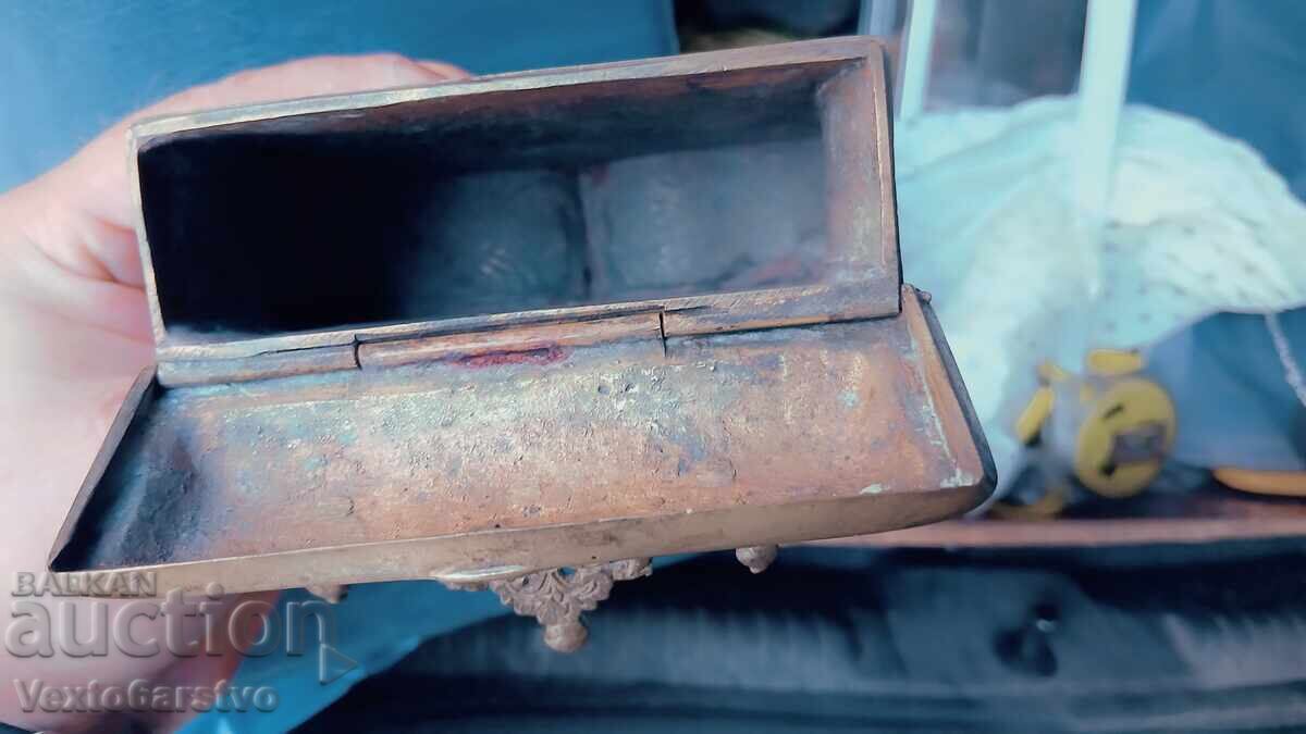 PULBERNIȚĂ, CARTUȘIERĂ, FIȘEC-BRONZ-SEC. XIX-BZC / II cu preț € 130.00 | 254.26 BGN PULBERNIȚĂ, CARTUȘIERĂ, FIȘEC-BRONZ-SEC. XIX-BZC / II cu preț € 130.00 | 254.26 BGN