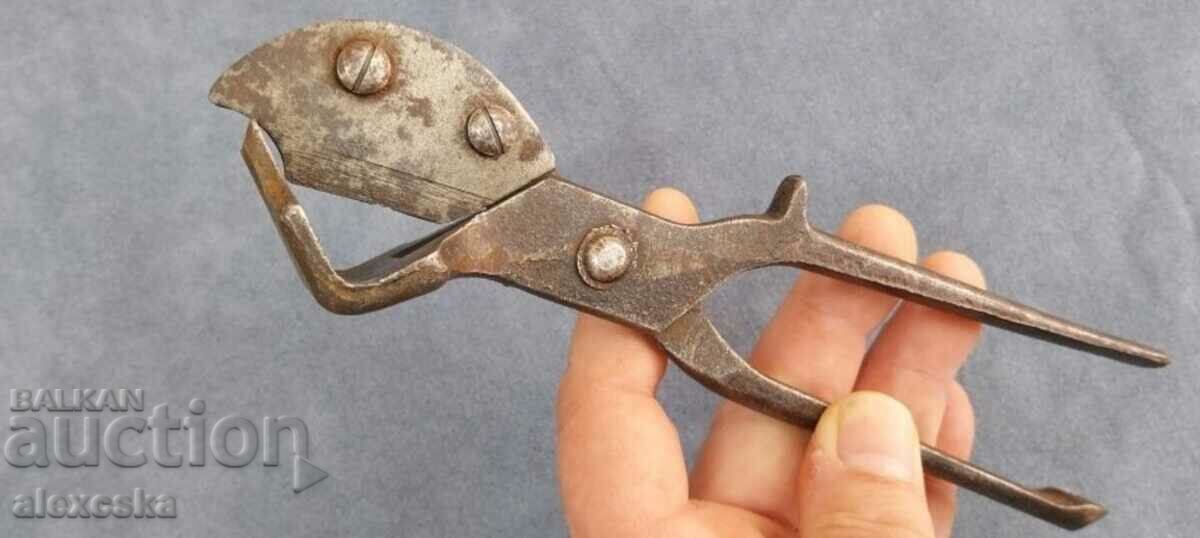 Old pliers - Germany
