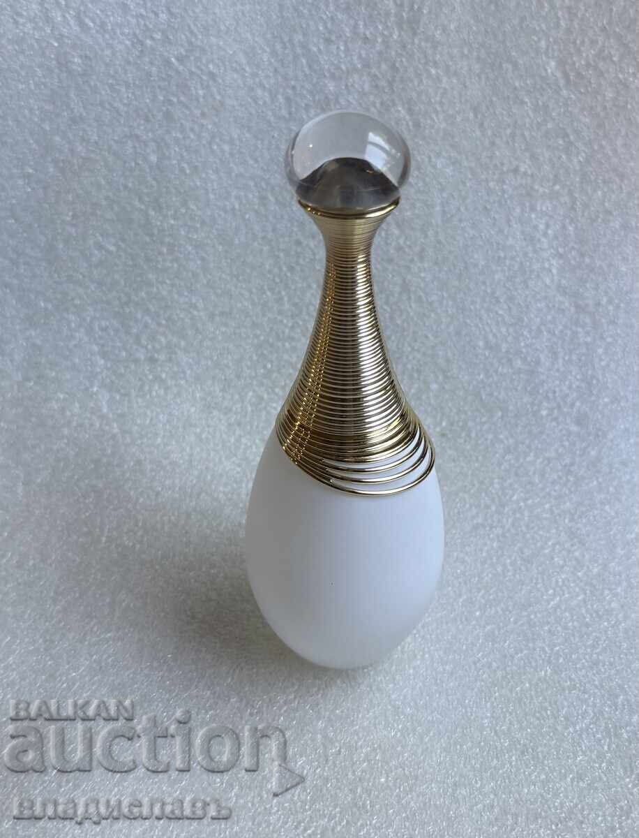 Παράδοση Άδειο μπουκάλι αρώματος JADORE