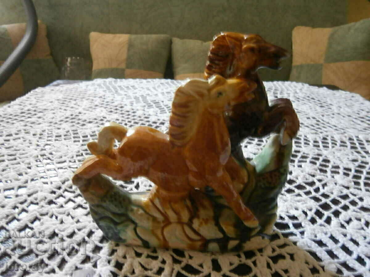 Porcelain figure Porcelain figure