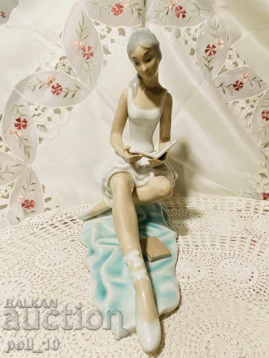 Licitație figurina de portelan