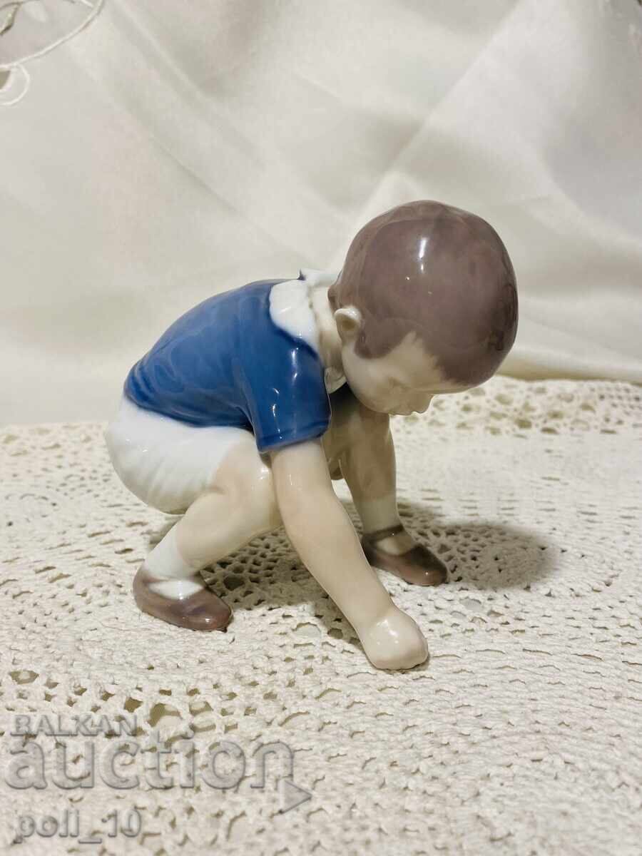 figurina de portelan cu preț € 40.00 | 78.23 BGN