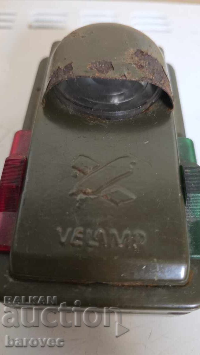 Veche lanternă de semnalizare cu preț € 40.00 | 78.23 BGN Veche lanternă de semnalizare cu preț € 40.00 | 78.23 BGN