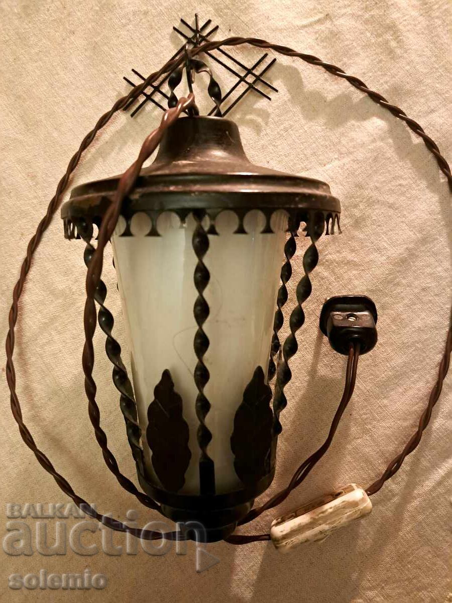 Veche lampă de noapte electrică