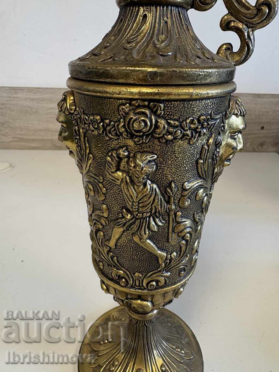 Cană decorativă stil Renaștere/Baroc cu preț € 150.00 | 293.38 BGN
