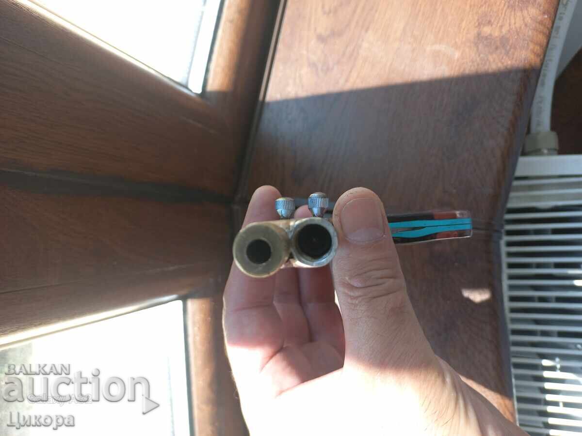 Delivery of WASP PLYUKALO SQUEAKY PISTOL