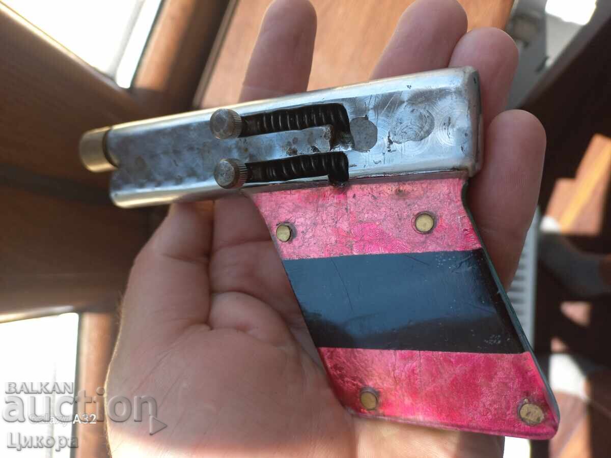 WASP PLYUKALO SQUEAKY PISTOL - 5
