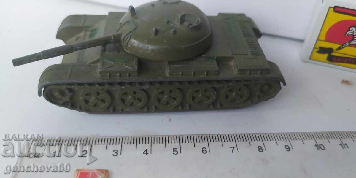 Рядък руски брониран танк Т-54 - 5 Рядък руски брониран танк Т-54 - 5